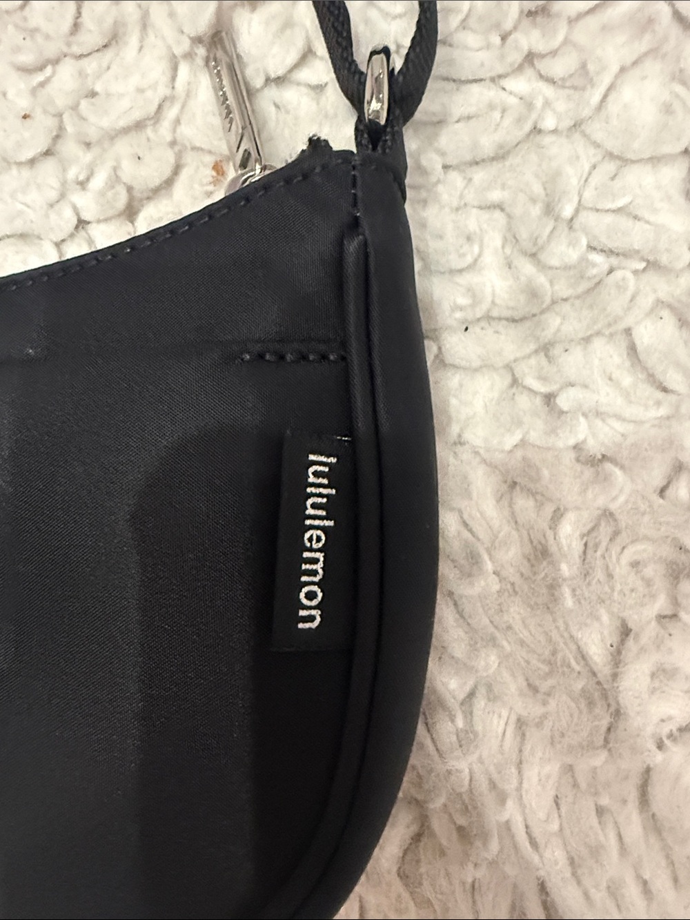 Lululemon city essentials black purse - Picture 5 of 8